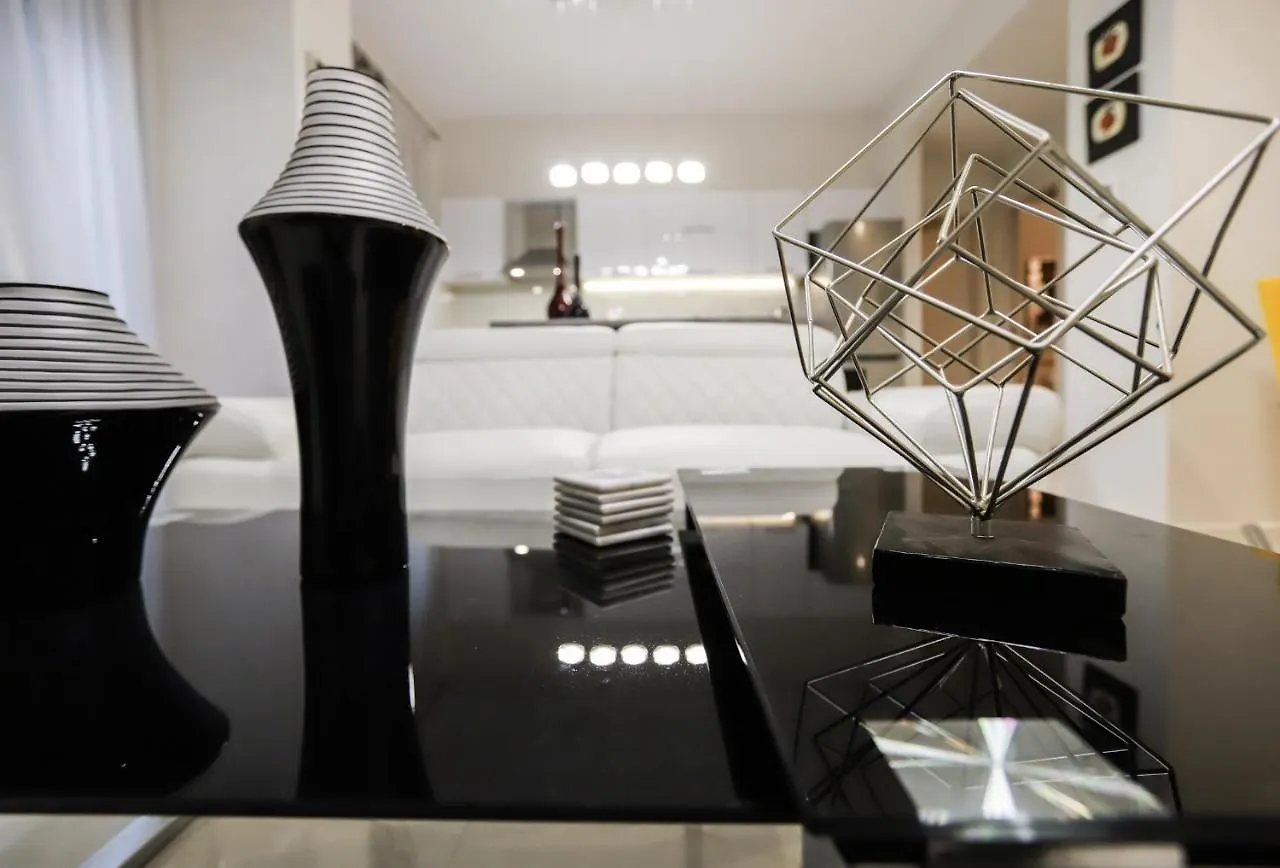 Erythrina #Colony_Deluxe_Suite Thessaloniki